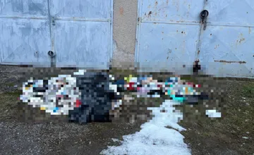 FOTO: Šačania si nachádzajú pred svojimi garážami.... Toto už vážne nie je normálne!, hnevajú sa a inštalujú kamery