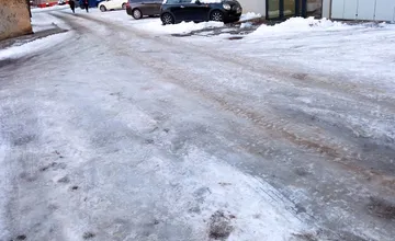 Meteorológovia upozorňujú na poľadovicu a vietor. Výstrahy budú platiť aj pre Košický kraj