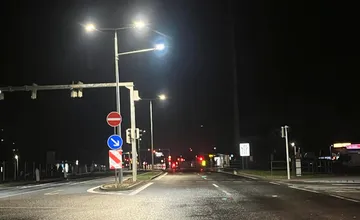 Jazerčanov rozčuľujú vypnuté semafory na Slaneckej aj dlhodobo tmavé miesta v okolí verejného osvetlenia