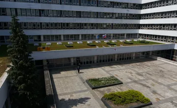 Košičania, potrebujete si niečo vybaviť na magistráte? Cez hlavný vchod sa tam nedostanete