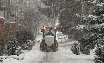 Košice o pár hodín zrejme zasype posledná snehová nádielka, centimetre snehu môžu spôsobiť kolaps dopravy