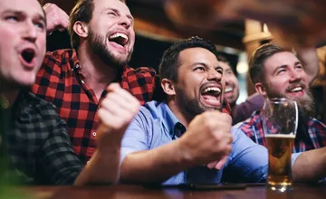 PREHĽAD: Slovensko večer čaká semifinálový boj s USA. Kde vedia Košičania sledovať hokej?