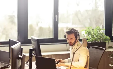 Hľadáte si prácu? Záchranná služba potrebuje kolegov na novú linku pomoci, miesta sú voľné aj v Košiciach