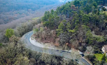Po zimnej prestávke sa na Kavečianske esíčko vrátili robotníci aj obmedzenia, pozor na rýchlosť aj semafor
