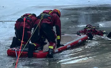 Muž skočil do Bukovca a viac sa nevynoril, po niekoľkých hodinách ho našli bez známok života