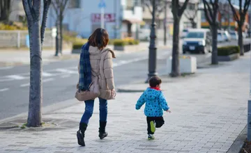 Košičanku s malým synčekom mal prenasledovať počas bieleho dňa neznámy muž, podobné prípady hlásia aj z ďalších lokalít