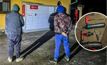Dvaja východniari si prišli pre zásielky, ktoré si neobjednali. Pri vlámaní do balíkoboxu ich chytili policajti aj s...