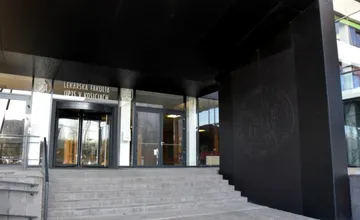 Na košickej lekárskej fakulte niekto nahlásil bombu, študentov aj personál znova evakuovali