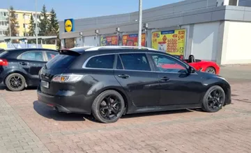 V kľude si nakupoval, medzitým mu niekto ukradol z auta 5-tisíc eur. Košičania, nevideli ste túto krádež?