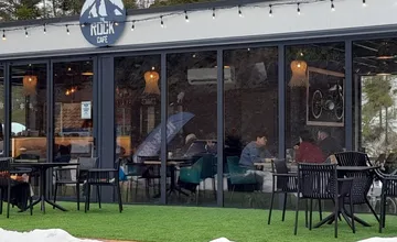 FOTO: Starosta košického sídliska predstavil susedom návrhy komunitnej kaviarne, tí neskrývajú veľké nadšenie