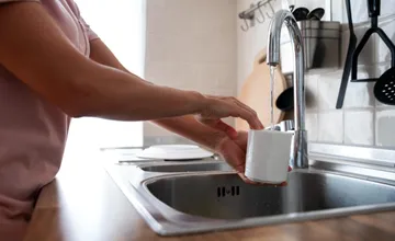 Na týchto uliciach v Košiciach ostali obyvatelia bez pitnej vody. Potrubie budú opravovať až do večera