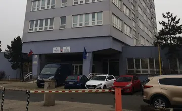Zamestnanec košického katastra poberá plat, no v práci ho nevidia. Kolegovia špekulujú o možnom prepojení na Hlas