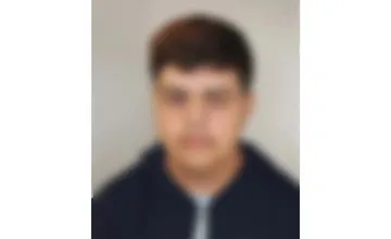 AKTUALIZOVANÉ: Policajti Košického kraja našli 15-ročného Mariána, ktorý má pomalú chôdzu a býva pri nej zhrbený