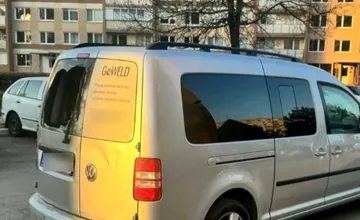 FOTO: Nad jazerom pokračujú vykrádačky áut, za posledný týždeň za obeť padol veľký počet áut, starostka rázne reaguje