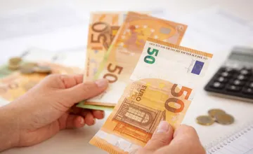 Nezabudnite! Prvýkrát môžte poslať 2 percentá z dane aj rodičom, kto má nárok, dokedy treba konať a kedy prídu peniaze