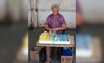 FOTO: Pamätáte si na tetu na blšáku, ktorá predávala lósy? Košičanky na fotke okamžite spoznali svoju babku
