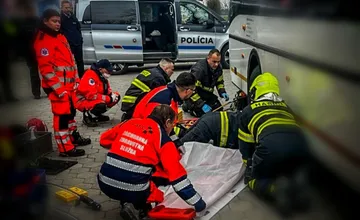 Pracovný týždeň sa ešte len rozbieha a na Zemplíne už došlo k tragédii, pod kolesami autobusu zahynul chodec