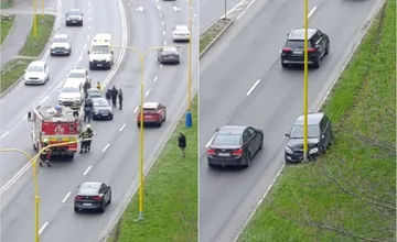 Na Jantárovej ulici hlásite nehodu, jedno auto skončilo zapichnuté v pouličnej lampe