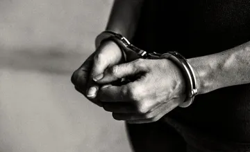 Košická polícia zadržala muža za finančné podvody, rozuzlenie prípadu šokovalo aj ostrieľaných kriminalistov