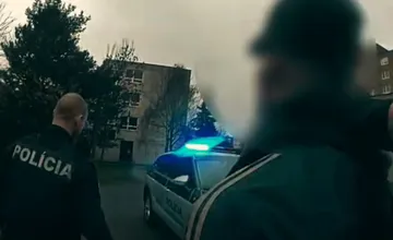 VIDEO: V Košiciach sa odohrala scéna ako z akčného trileru, agresívneho muža na sídlisku musela spacifikovať až polícia