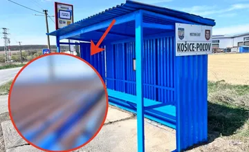 FOTO: Maľovanie po košicky alebo keď si maliari zabudnú rebrík. Autobusová zastávka v Poľove baví Košičanov