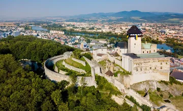 Exkluzívny suvenír pre zberateľov a milovníkov pamiatok: Získajte eurobankovku s motívom slovenského hradu