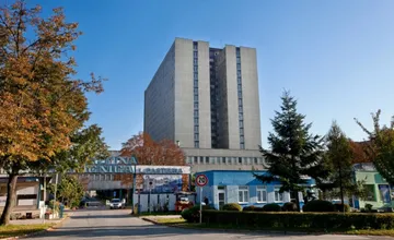 V monobloku košickej Univerzitnej nemocnice Louisa Pasteura ste mohli vidieť pobehovať hasičov. Malo to svoj dôvod