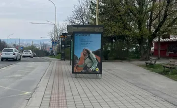 Cestujúci v Košiciach sa sťažujú na mylné informácie odchodov autobusov. Je to ako tipos bingo, zhodujú sa Severania