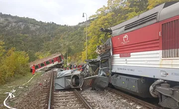 Ráž trvá na zavedení kamier pre rušňovodičov. Jeden z tých, čo spôsobili nehodu pri Rožňave, mal zapnutý YouTube