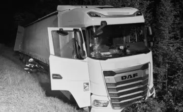 Tragická nehoda na východe: Kamionista havaroval na rovnej ceste, okoloidúci bojovali o jeho život