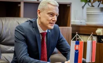 Poslanca Jána Ferenčáka fyzicky napadli pred jeho dcérou, prehovoril o tom, čo sa stalo