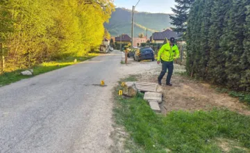 V obci Betliar došlo k vážnej dopravnej nehode, motocyklistku prevážal do nemocnice v kritickom stave vrtuľník