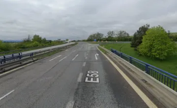 Kolónam pred Perešom je nachvíľku koniec, cestu dokončili. Obmedzenia teraz začnú o pár metrov ďalej