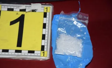 V Sečovciach stopli policajti vodiča, nesvietilo mu svetlo. To bol však jeho najmenší problém, za toto si určite posedí