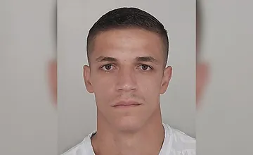 Košičan Ondrej utiekol z policajného oddelenia na Furči len v ponožkách, hľadajú ho už od víkendu