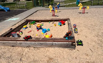 Mamička zo Spiša sa podelila so susedmi s nápadom, ten inšpiroval aj ďalších rodičov a rozhodli sa prispieť aj oni