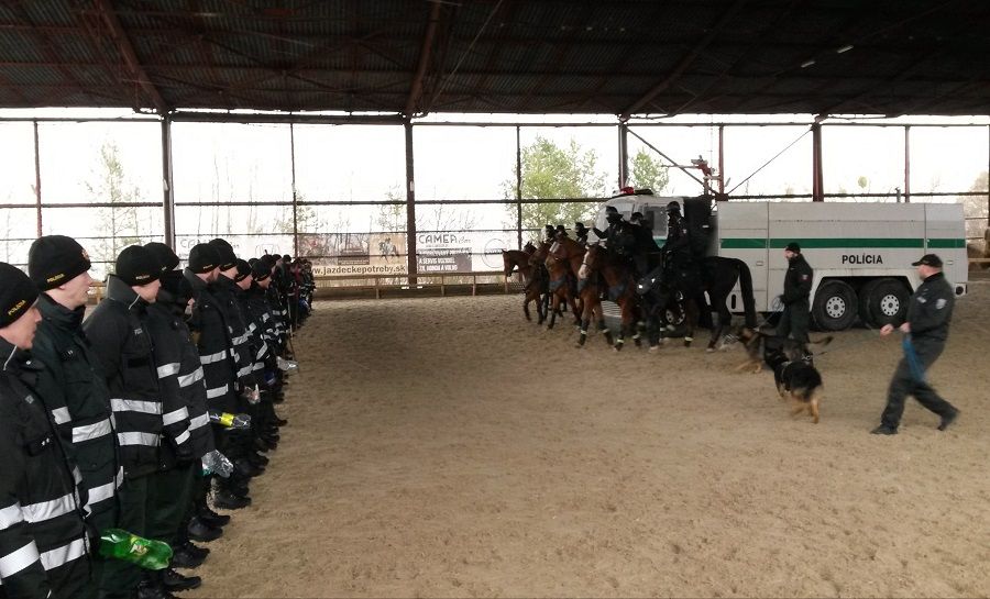 Cvičenie jazdnej polície v Košiciach, foto 2
