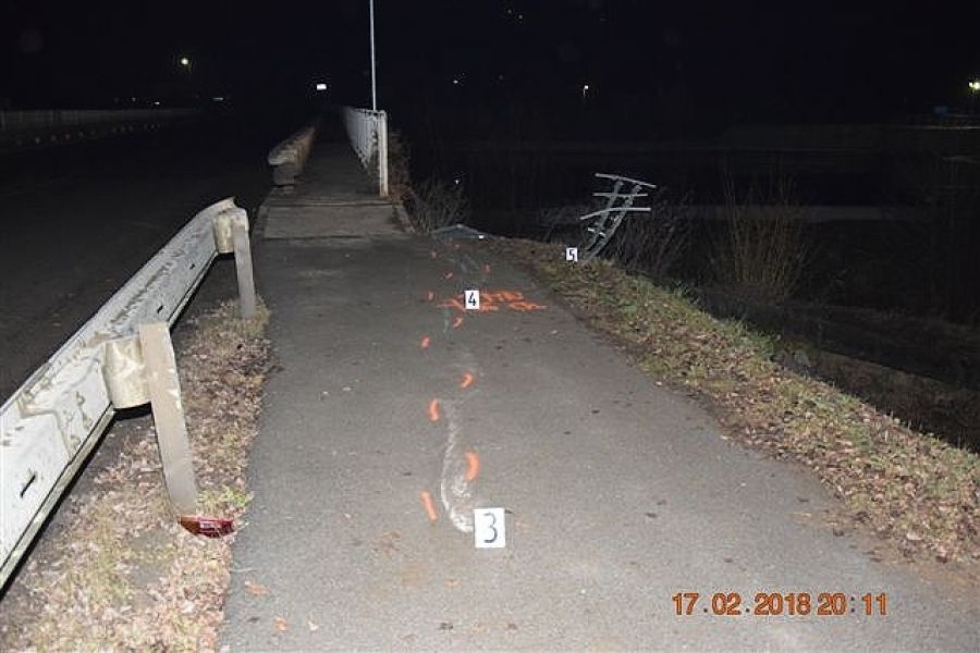 Dopravná nehodna pri obci Ždaňa , foto 1