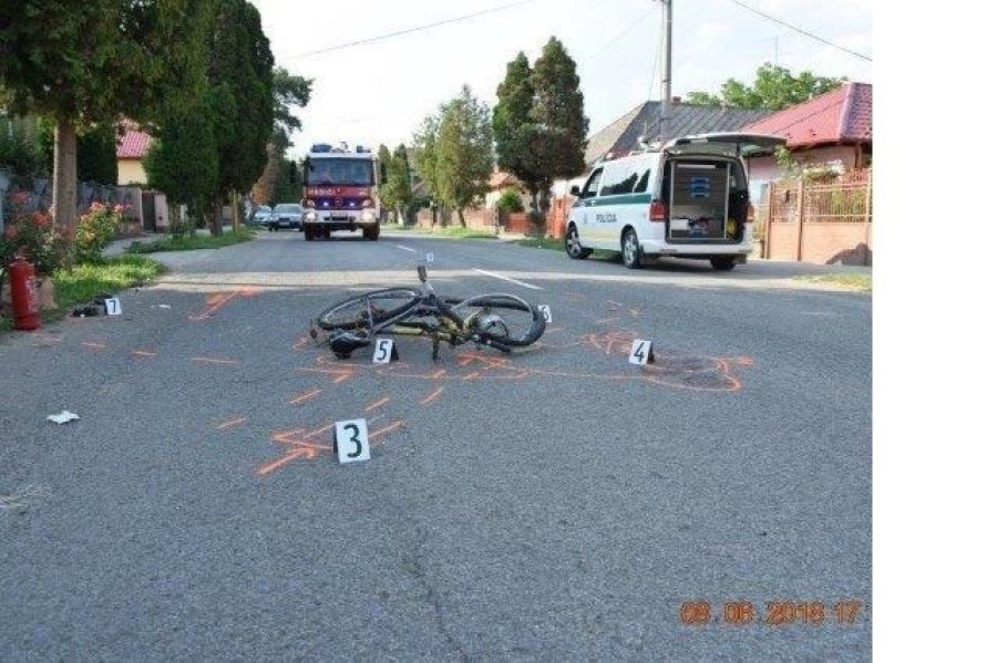 Dopravná nehoda 8. júna 2018 v obci Mokrance, foto 6