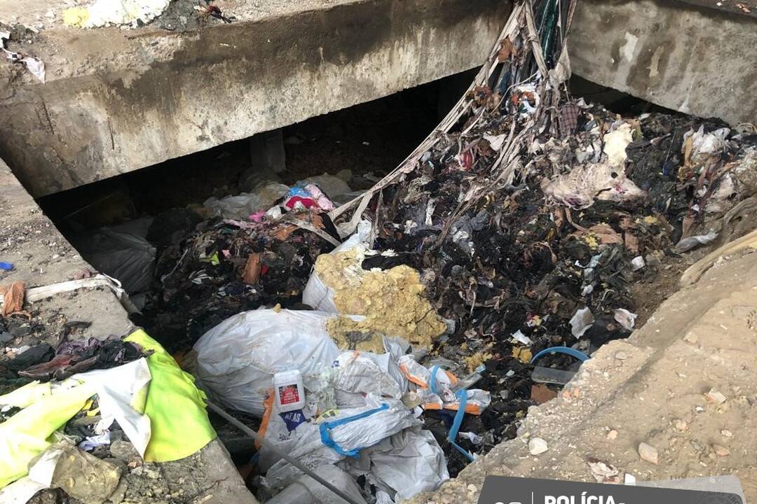 FOTO: Nelegálna skládka odpadu v Markušovciach, foto 1