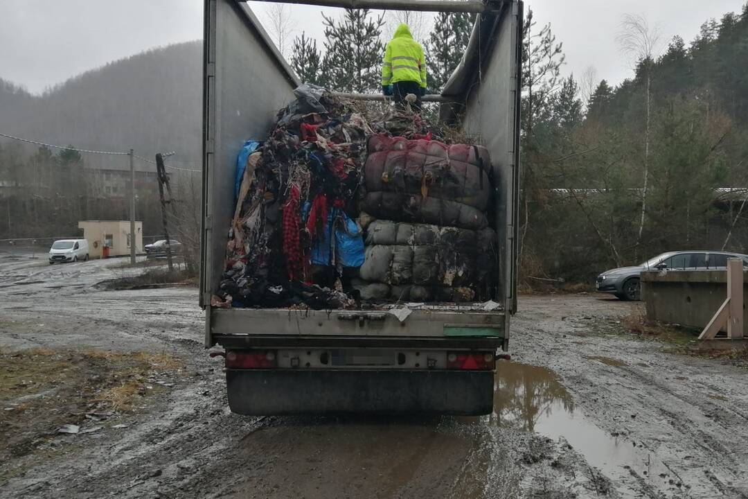 FOTO: Nelegálna skládka odpadu v Markušovciach, foto 3