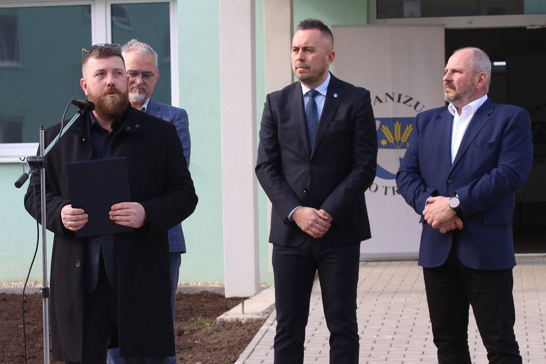 FOTO: V Trebišove postavili nové nájomné byty, foto 6