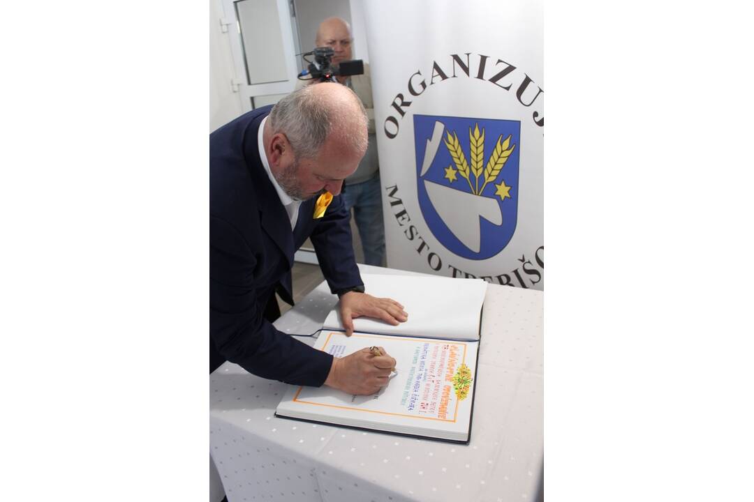 FOTO: V Trebišove postavili nové nájomné byty, foto 12