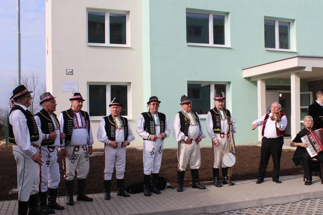 FOTO: V Trebišove postavili nové nájomné byty, foto 25