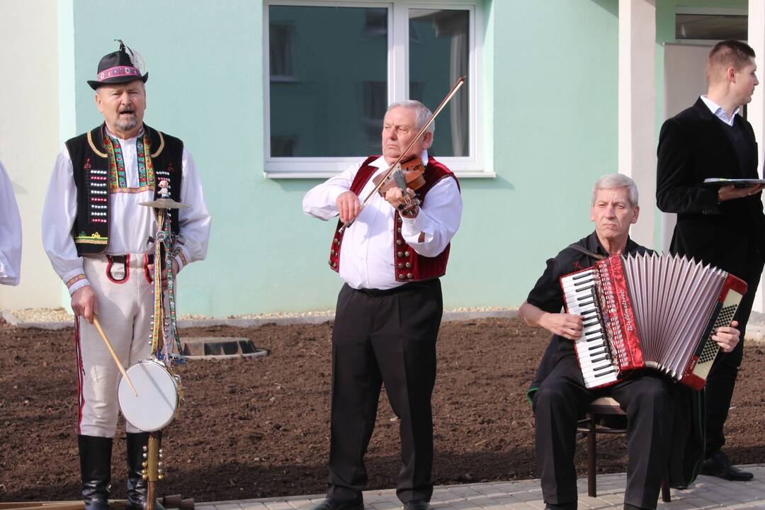 FOTO: V Trebišove postavili nové nájomné byty, foto 26