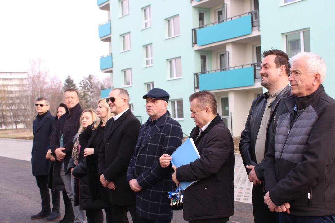 FOTO: V Trebišove postavili nové nájomné byty, foto 30