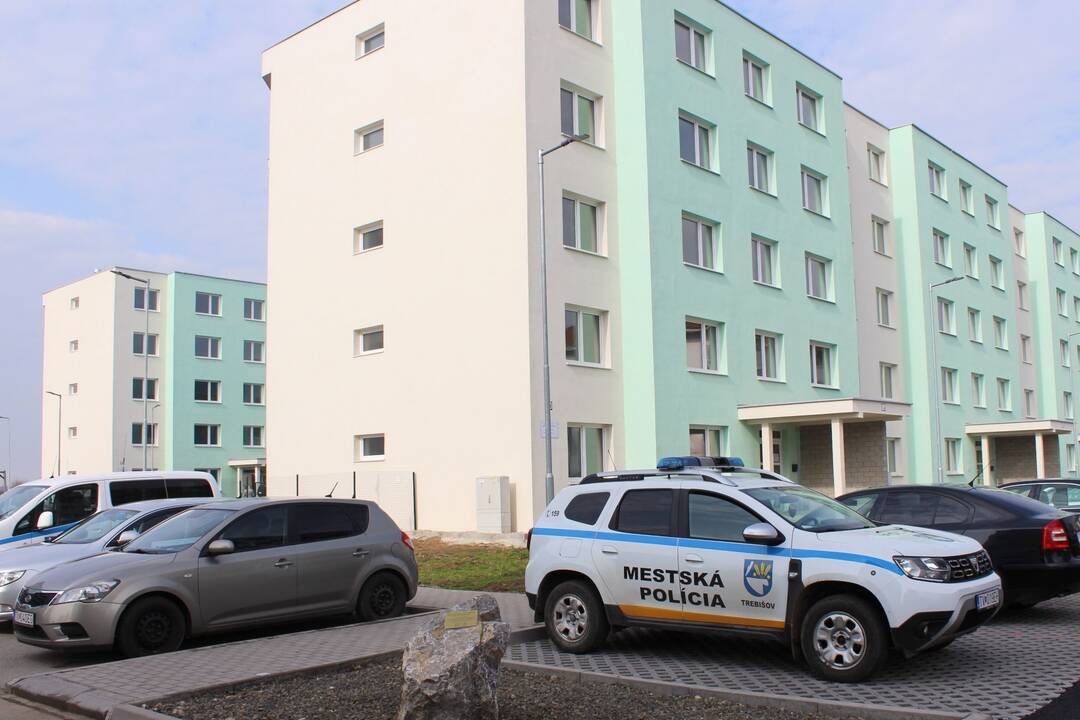 FOTO: V Trebišove postavili nové nájomné byty, foto 14