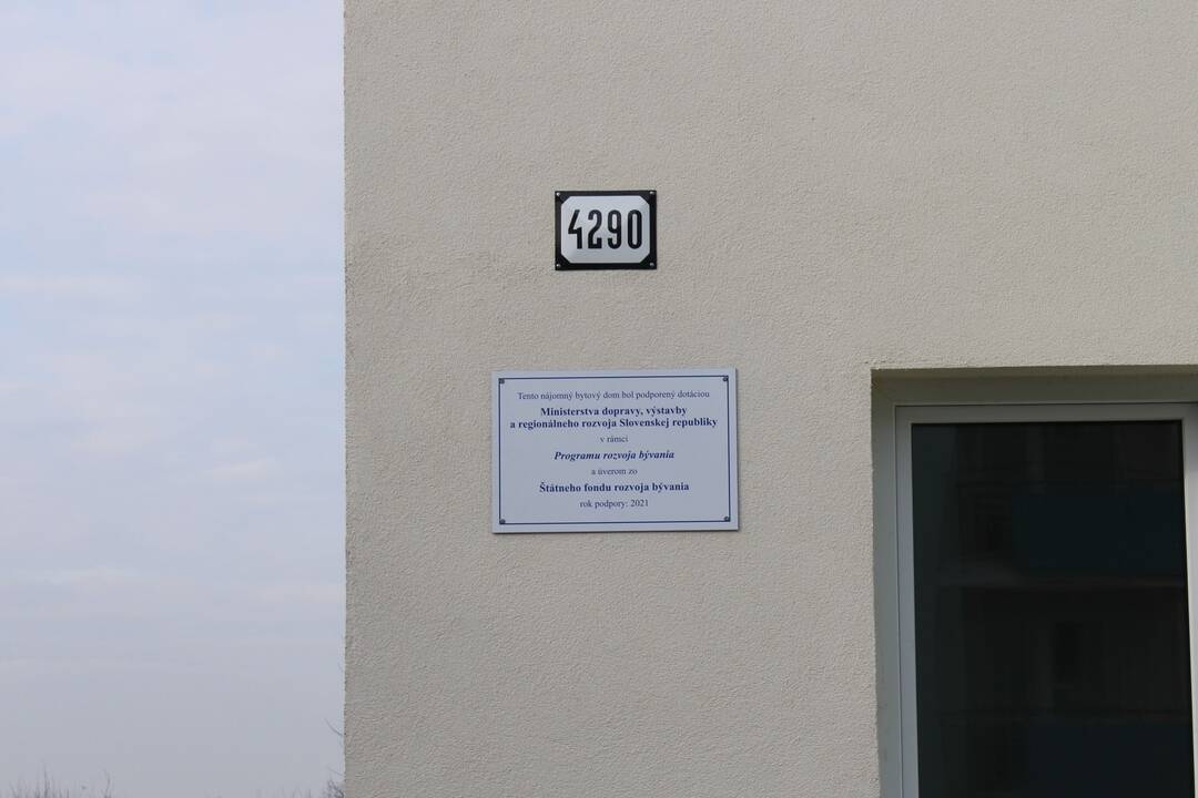 FOTO: V Trebišove postavili nové nájomné byty, foto 34