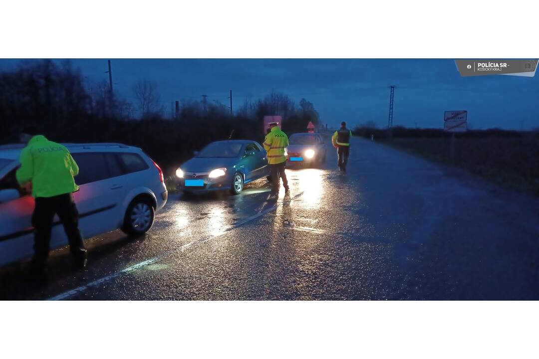 FOTO: Policajné kontroly vo Veľkých Kapušanoch a Gelnici, foto 4