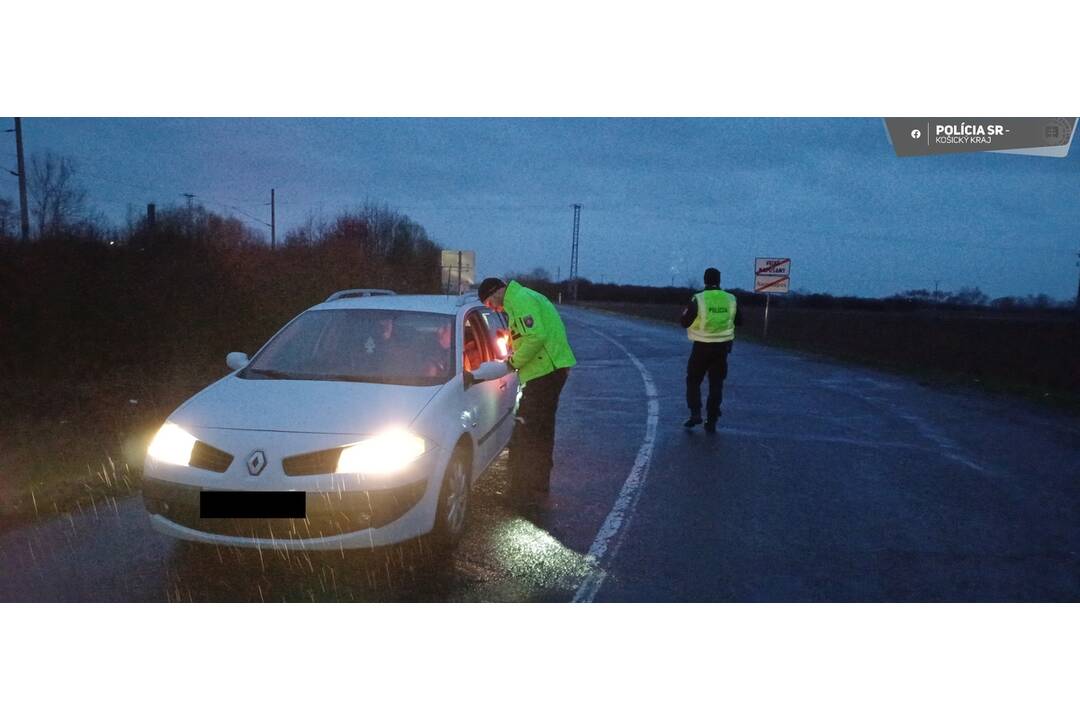 FOTO: Policajné kontroly vo Veľkých Kapušanoch a Gelnici, foto 7